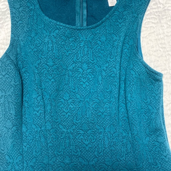 Blue clair rarely has been used and is great for causal and events - Picture 2 of 9